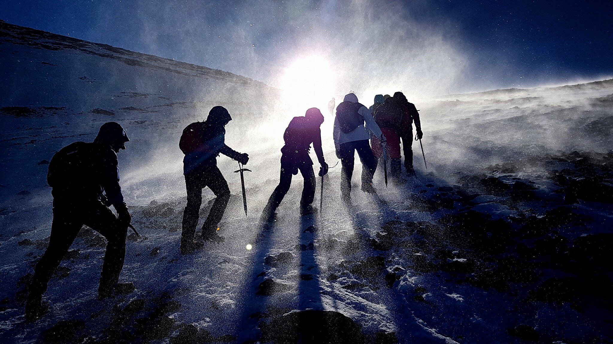 I snöstormen mot toppen av Jbel Toubkal. Foto: Anders Hellstrand